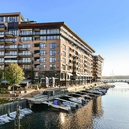 - Aker Brygge *